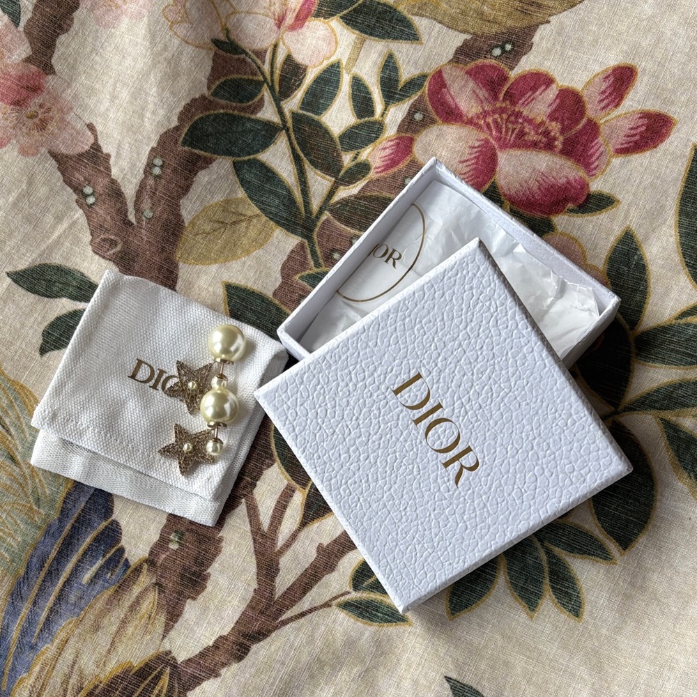 Dior Tribales Gold Star Earrings - Picture 2 of 11